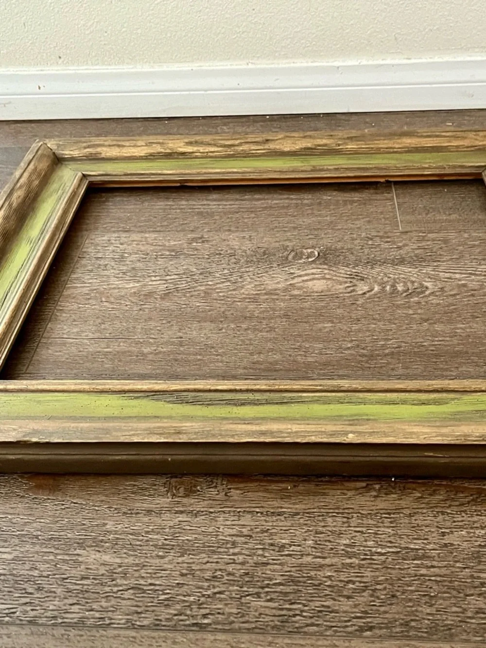 Decorative Wooden Picture Frame in Green and Brown - Unbranded 20/24 Inches